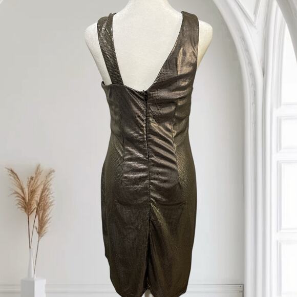 Star Wars Gold Metallic Dress Shoulder Straps Gather at Bust Back Zip Large New - Picture 2 of 11